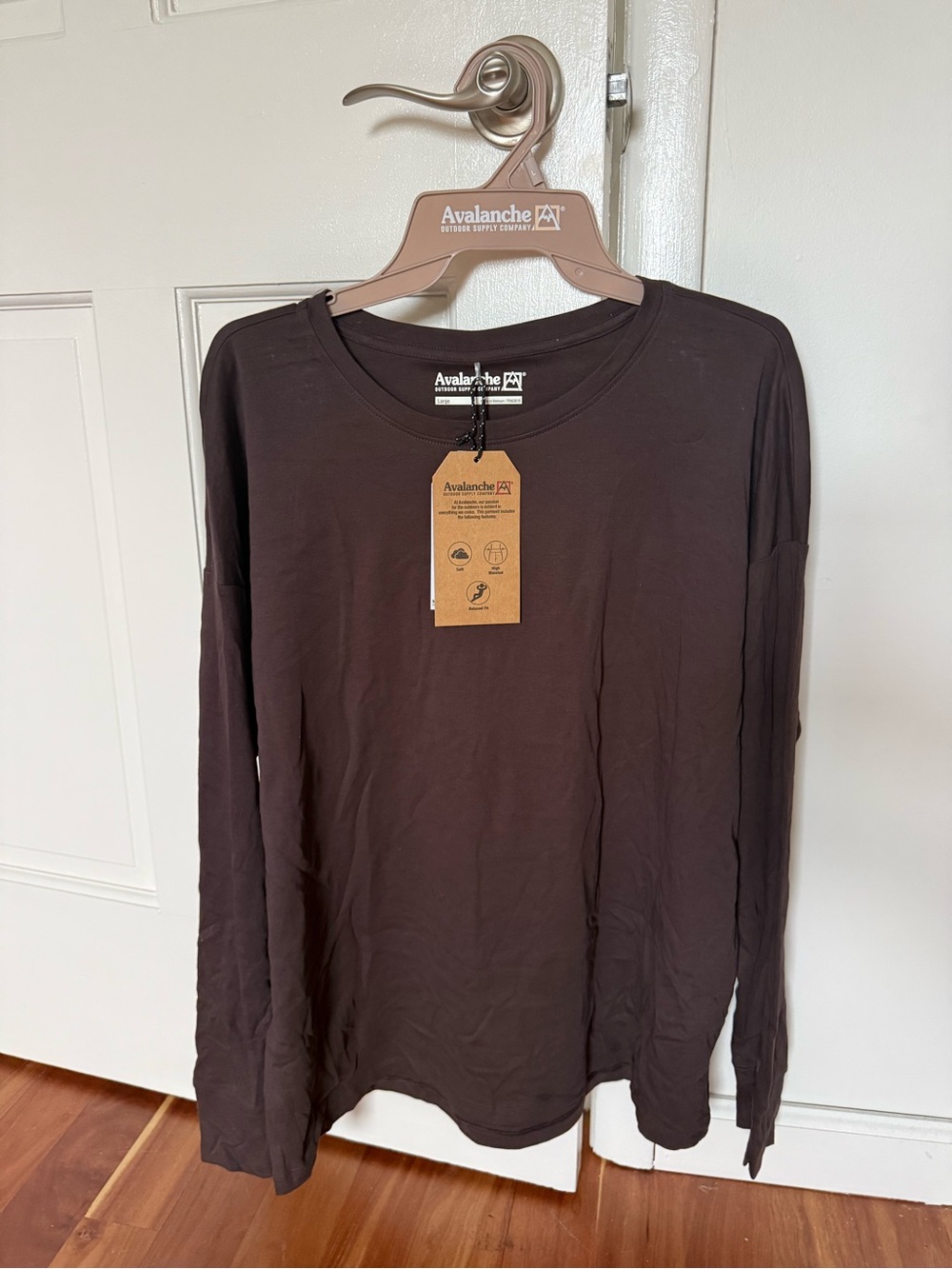 Avalanche Women’s Outdoor top